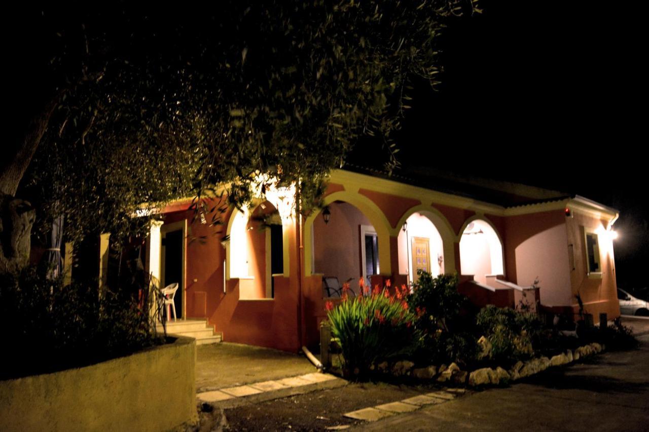 Villa Skafonas Sinarádes Exteriör bild